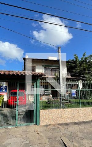 Casa à venda com 293m², 5 quartos e 5 vagas Casa à venda com 293m², 5 quartos e 5 vagasFachada
