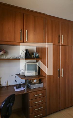 Casa à venda com 293m², 5 quartos e 5 vagas Casa à venda com 293m², 5 quartos e 5 vagasQuarto 4