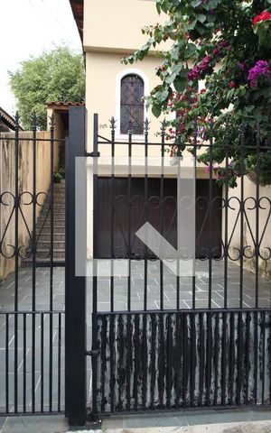 Casa à venda com 178m², 3 quartos e 3 vagasFachada