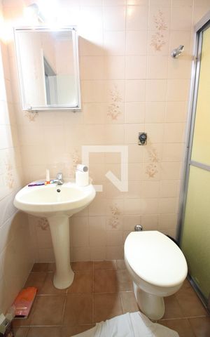 Casa à venda com 178m², 3 quartos e 3 vagasBanheiro