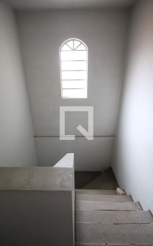 Casa à venda com 178m², 3 quartos e 3 vagasEscada