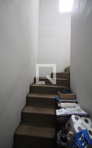 Casa à venda com 178m², 3 quartos e 3 vagasEscada