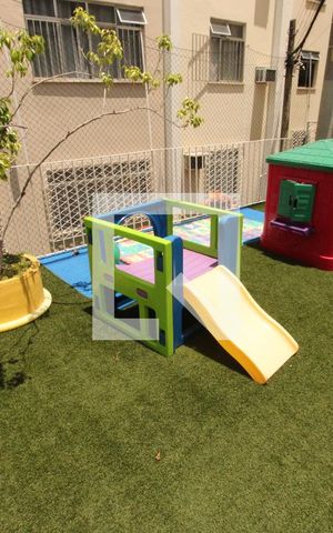 Apartamento à venda com 60m², 3 quartos e sem vagaÁrea comum - Playground
