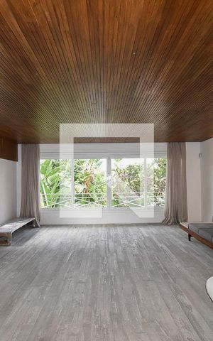 Casa à venda com 625m², 4 quartos e 6 vagas Casa à venda com 625m², 4 quartos e 6 vagasSala 1