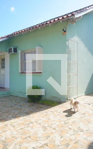 Casa para alugar com 240m², 3 quartos e 4 vagas Casa para alugar com 240m², 3 quartos e 4 vagasFachada