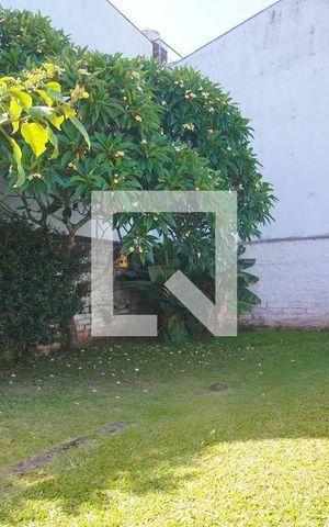 Casa para alugar com 240m², 3 quartos e 4 vagas Casa para alugar com 240m², 3 quartos e 4 vagasQuintal