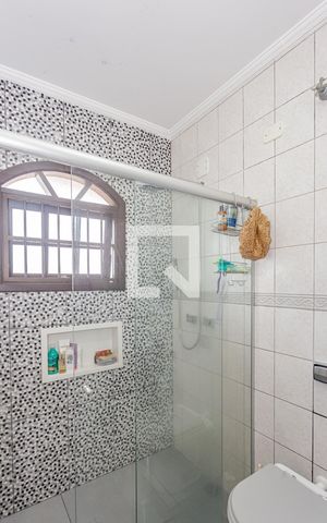 Casa à venda com 128m², 3 quartos e 2 vagas Casa à venda com 128m², 3 quartos e 2 vagasBanheiro da Suíte