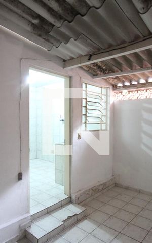Casa para alugar com 80m², 1 quarto e 1 vagaÁrea de Serviço