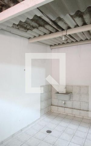 Casa para alugar com 80m², 1 quarto e 1 vagaÁrea de Serviço