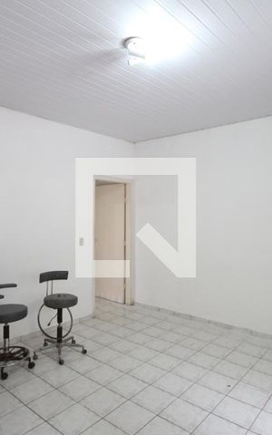 Casa para alugar com 80m², 1 quarto e 1 vagaSala