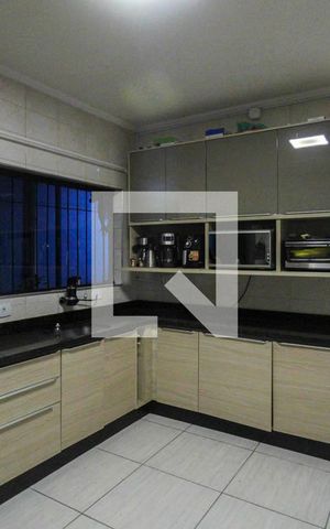 Casa à venda com 250m², 3 quartos e 2 vagasCozinha