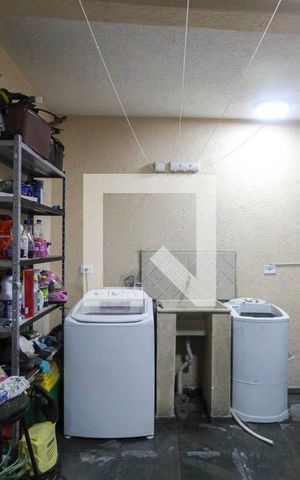 Casa à venda com 250m², 3 quartos e 2 vagasÁrea de Serviço
