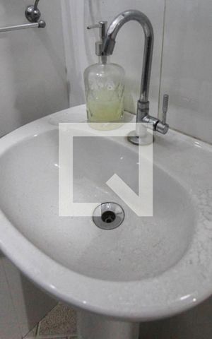 Casa à venda com 250m², 3 quartos e 2 vagasBanheiro área de serviço