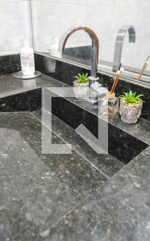 Casa à venda com 250m², 3 quartos e 2 vagasBanheiro Social 2