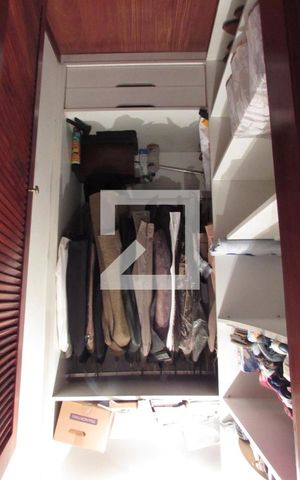 Casa à venda com 630m², 4 quartos e 3 vagasCloset