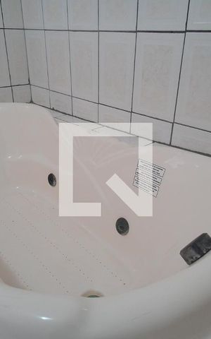 Casa à venda com 200m², 4 quartos e 2 vagas Casa à venda com 200m², 4 quartos e 2 vagasDetalhe do Banheiro da Suite