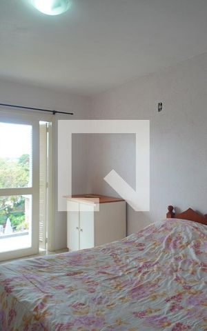 Casa à venda com 200m², 4 quartos e 2 vagas Casa à venda com 200m², 4 quartos e 2 vagasSuíte 1