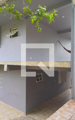 Casa à venda com 200m², 4 quartos e 2 vagas Casa à venda com 200m², 4 quartos e 2 vagasÁrea externa