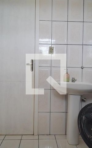 Casa à venda com 200m², 4 quartos e 2 vagas Casa à venda com 200m², 4 quartos e 2 vagasBanheiro da Suíte 2