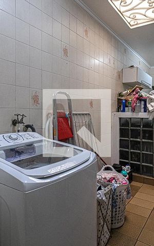Casa à venda com 350m², 4 quartos e 4 vagas Casa à venda com 350m², 4 quartos e 4 vagasárea de serviço_3