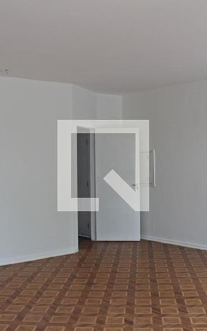 Casa para alugar com 250m², 4 quartos e 3 vagasSala