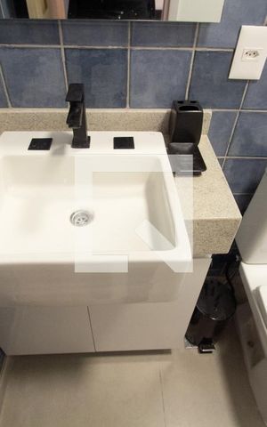 Studio à venda com 25m², 1 quarto e sem vaga Studio à venda com 25m², 1 quarto e sem vagaBanheiro