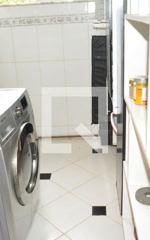 Apartamento para alugar com 50m², 2 quartos e 1 vagaCozinha com área de serviços e banheiro