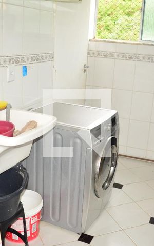 Apartamento para alugar com 50m², 2 quartos e 1 vagaCozinha com área de serviços e banheiro