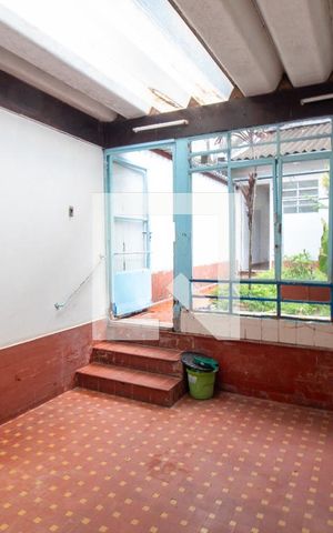 Casa à venda com 150m², 3 quartos e 2 vagas Casa à venda com 150m², 3 quartos e 2 vagasÁrea de Serviço