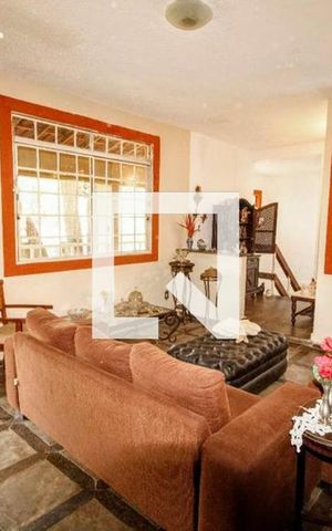 Casa à venda com 487m², 4 quartos e 4 vagas