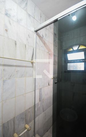 Casa à venda com 229m², 4 quartos e 2 vagas Casa à venda com 229m², 4 quartos e 2 vagasBanheiro Suíte 1