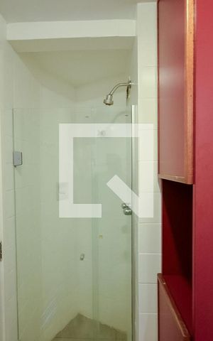 Apartamento para alugar com 70m², 2 quartos e 1 vaga Apartamento para alugar com 70m², 2 quartos e 1 vagaBanheiro da Suíte