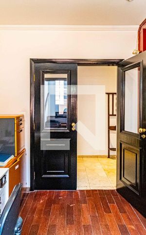 Casa à venda com 540m², 5 quartos e 2 vagas Casa à venda com 540m², 5 quartos e 2 vagasEscritório