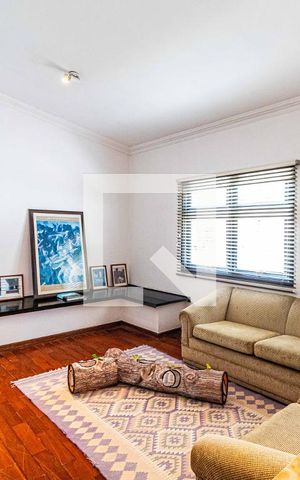 Casa à venda com 540m², 5 quartos e 2 vagas Casa à venda com 540m², 5 quartos e 2 vagasSala superior