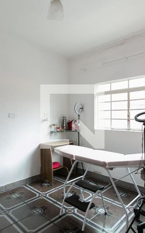 Casa à venda com 200m², 3 quartos e 2 vagas Casa à venda com 200m², 3 quartos e 2 vagasSala de trabalho