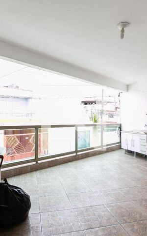 Casa à venda com 200m², 3 quartos e 2 vagas Casa à venda com 200m², 3 quartos e 2 vagasSacada