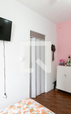 Casa à venda com 200m², 3 quartos e 2 vagas Casa à venda com 200m², 3 quartos e 2 vagasQuarto