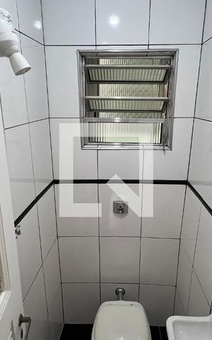 Apartamento para alugar com 82m², 2 quartos e sem vaga Apartamento para alugar com 82m², 2 quartos e sem vagaBanheiro
