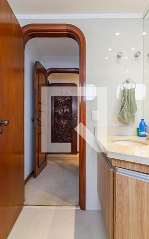Apartamento à venda com 291m², 4 quartos e 4 vagasBanheiro da Suíte 1