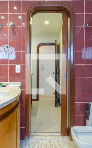 Apartamento à venda com 291m², 4 quartos e 4 vagasBanheiro Social