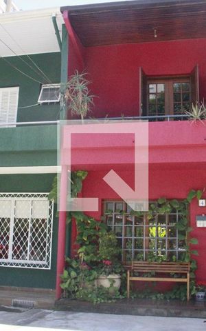 Casa à venda com 173m², 3 quartos e 2 vagasFachada