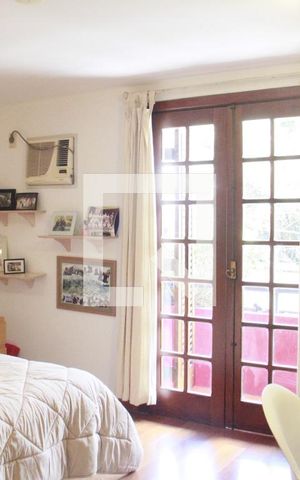 Casa à venda com 173m², 3 quartos e 2 vagasCorredor Quartos