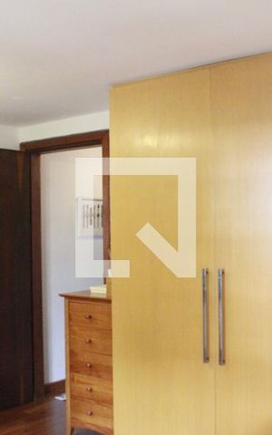 Casa à venda com 173m², 3 quartos e 2 vagasCorredor Quartos