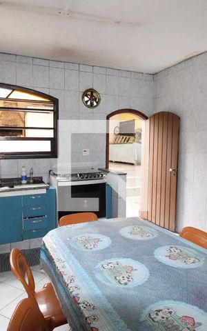Casa à venda com 599m², 4 quartos e 2 vagasCozinha