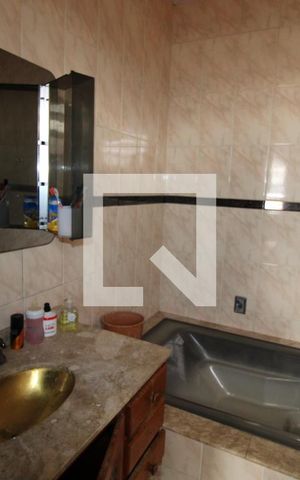 Casa à venda com 599m², 4 quartos e 2 vagasBanheiro