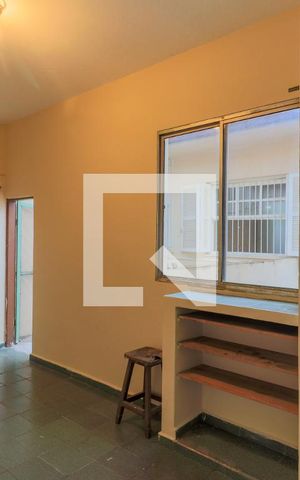 Casa para alugar com 225m², 2 quartos e 1 vaga Casa para alugar com 225m², 2 quartos e 1 vagaEdícula