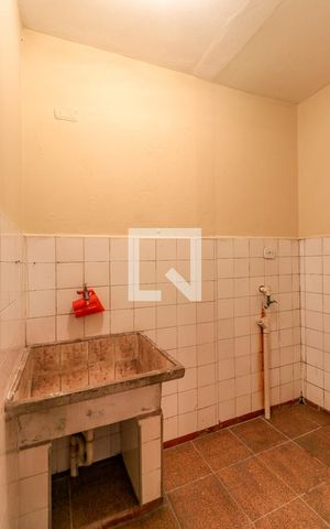 Casa para alugar com 225m², 2 quartos e 1 vaga Casa para alugar com 225m², 2 quartos e 1 vagaÁrea de Serviço