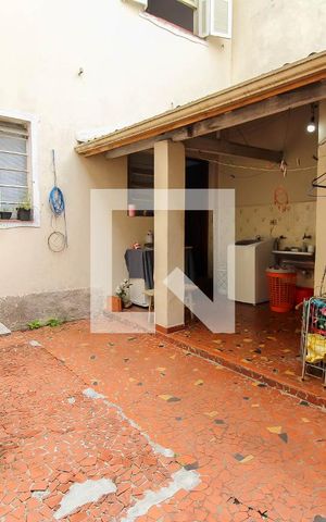 Casa à venda com 360m², 2 quartos e 1 vaga Casa à venda com 360m², 2 quartos e 1 vagaÁrea de Serviço - Área Comum