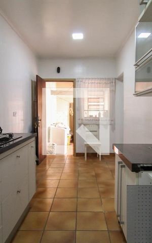 Casa à venda com 360m², 2 quartos e 1 vaga Casa à venda com 360m², 2 quartos e 1 vagaCozinha