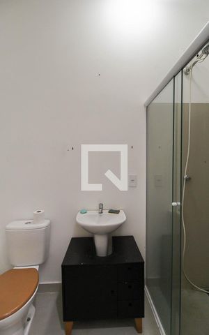 Casa à venda com 360m², 2 quartos e 1 vaga Casa à venda com 360m², 2 quartos e 1 vagaBanheiro